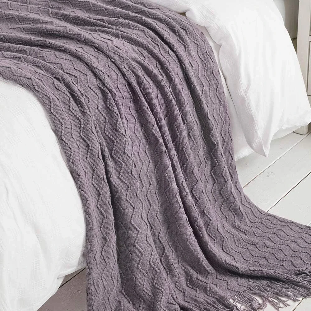 Bourina decorative throw